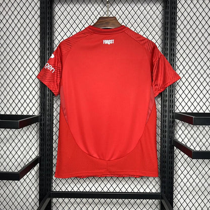 Nottingham Forest maillot foot domicile 2024/2025