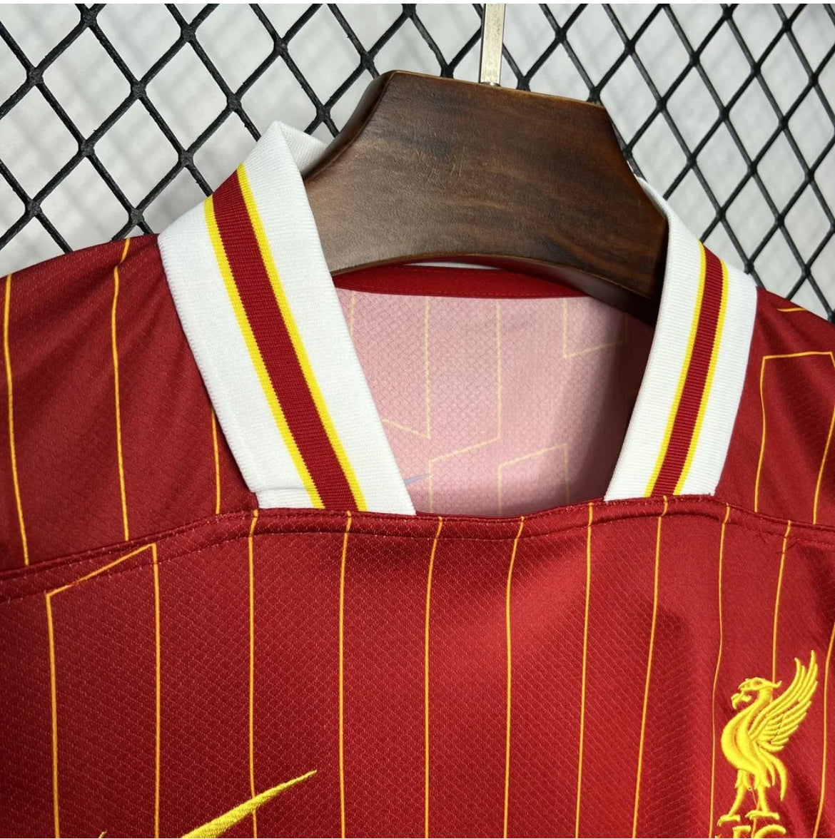 Liverpool maillot foot domicile 2024/2025