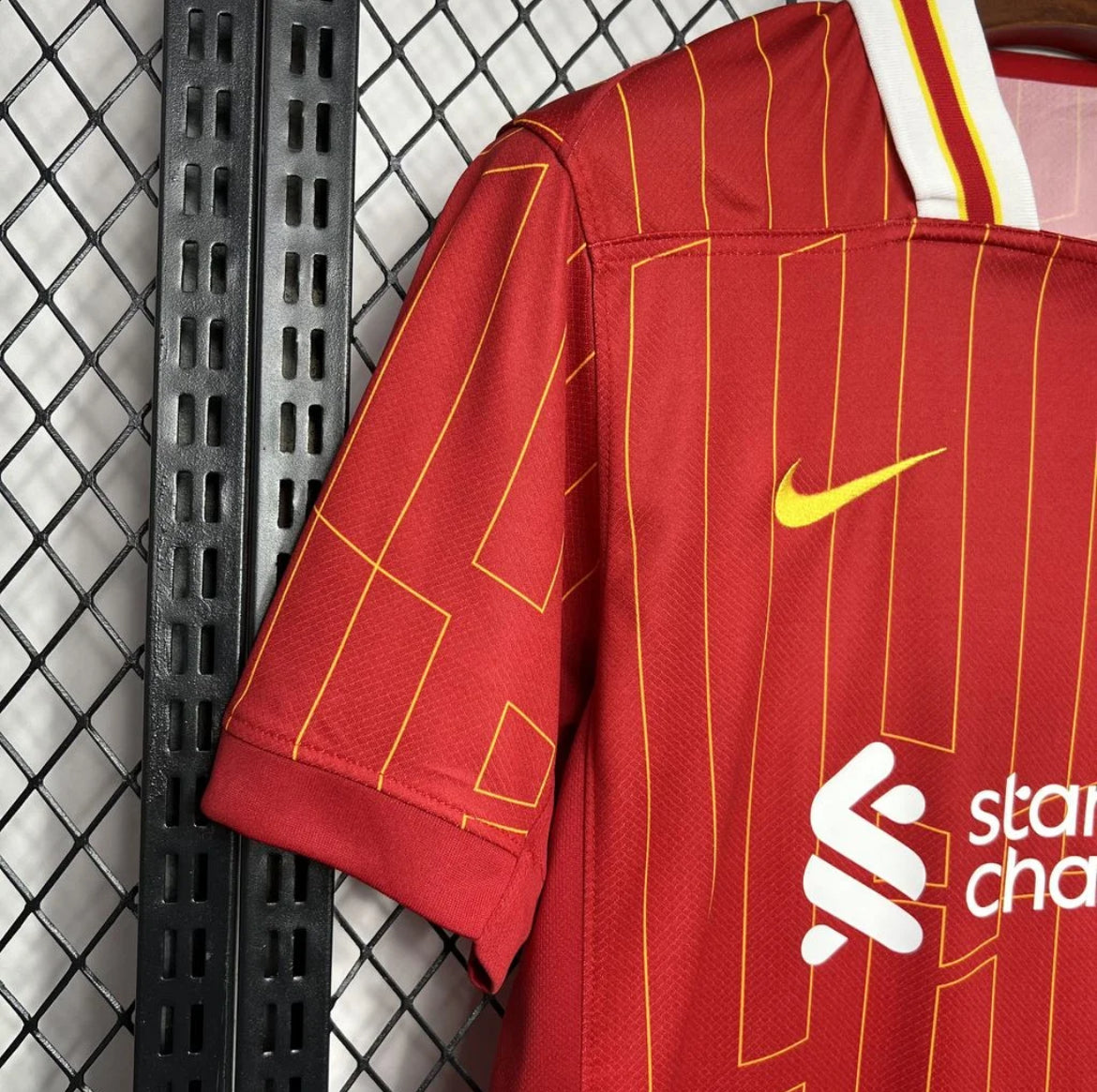 Liverpool maillot foot domicile 2024/2025